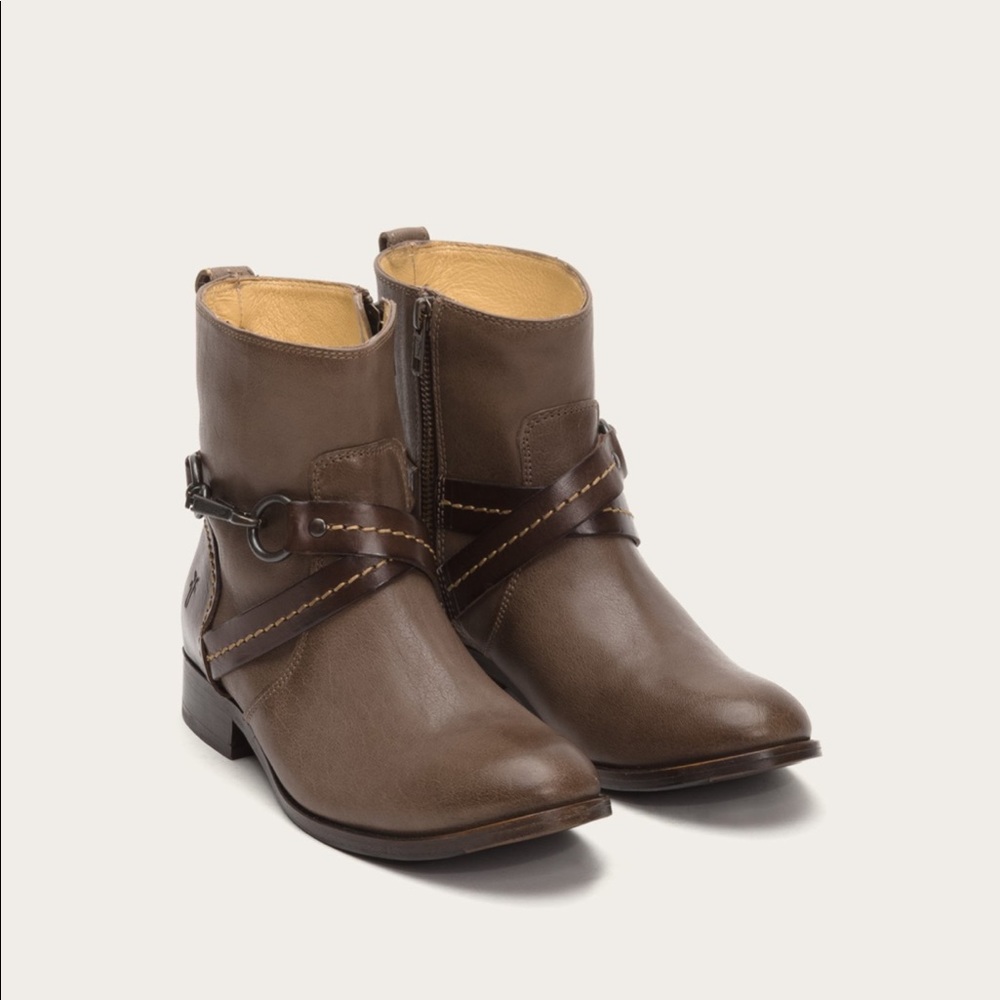 EUC Frye Molly Hook harness short gray boot